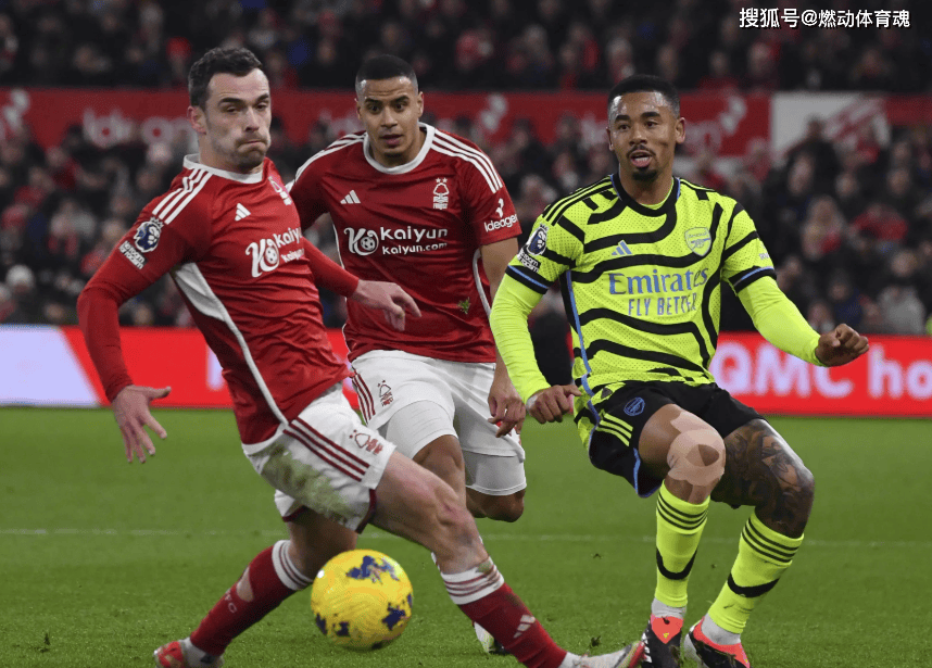 包含利物浦主场大胜，继续紧追榜首位置的词条