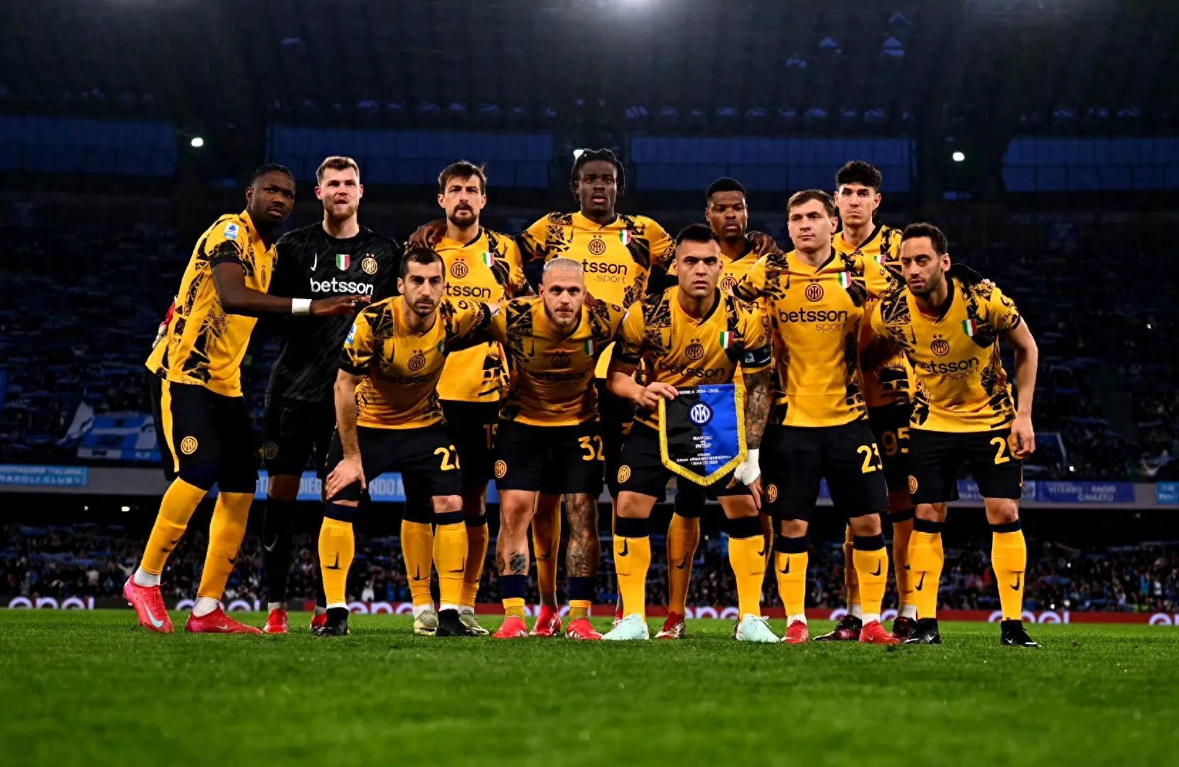 关于意甲联赛进入白热化阶段，球队团结一心的信息