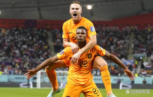 荷兰队惜败摩洛哥队，无缘晋级