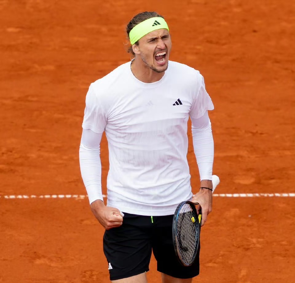 关于拉沃尔杯轻取澳网，兹维列夫统治全场的信息