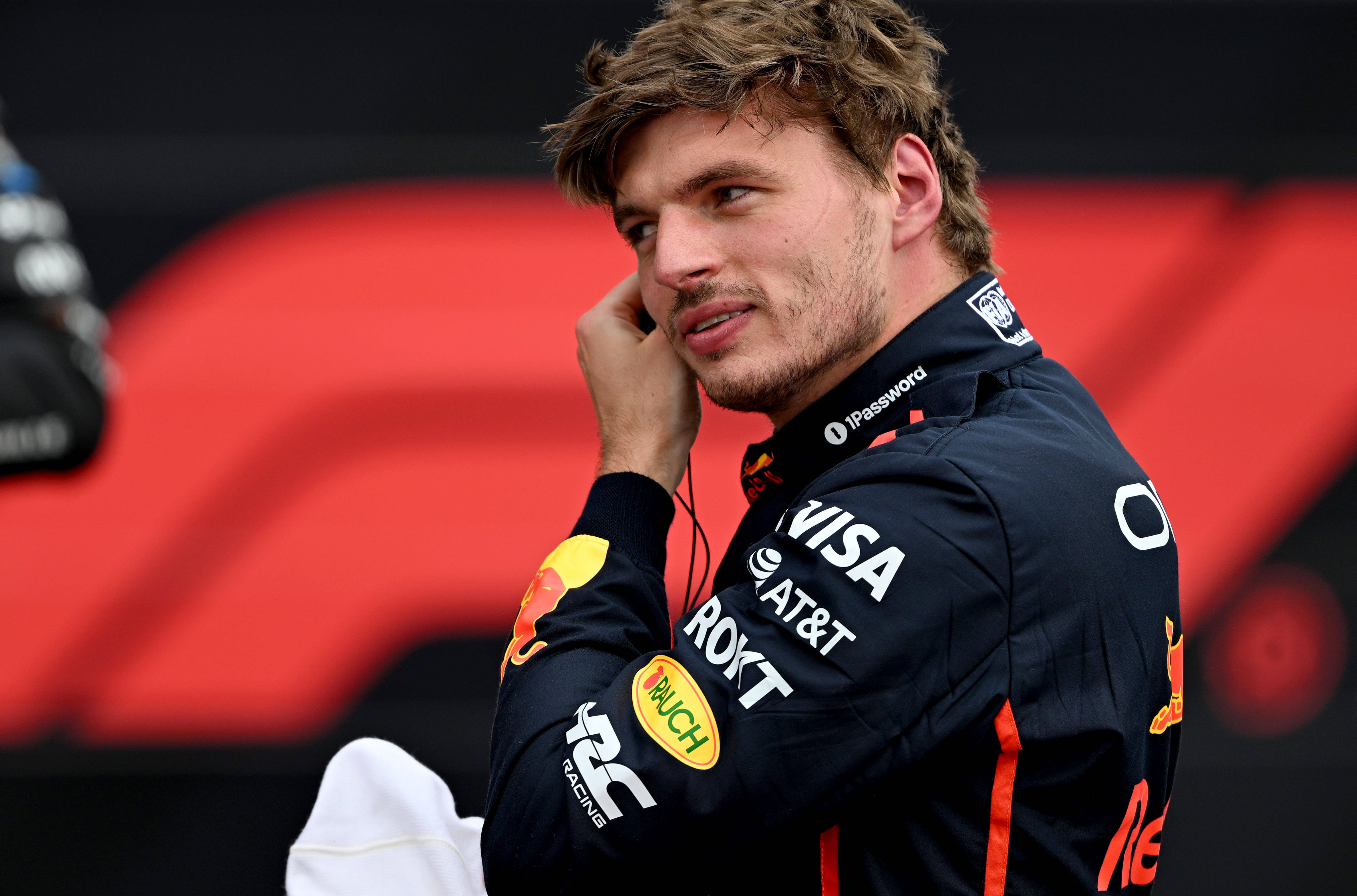 雷诺车队轻取红牛车队，皮亚斯特里扛起全队