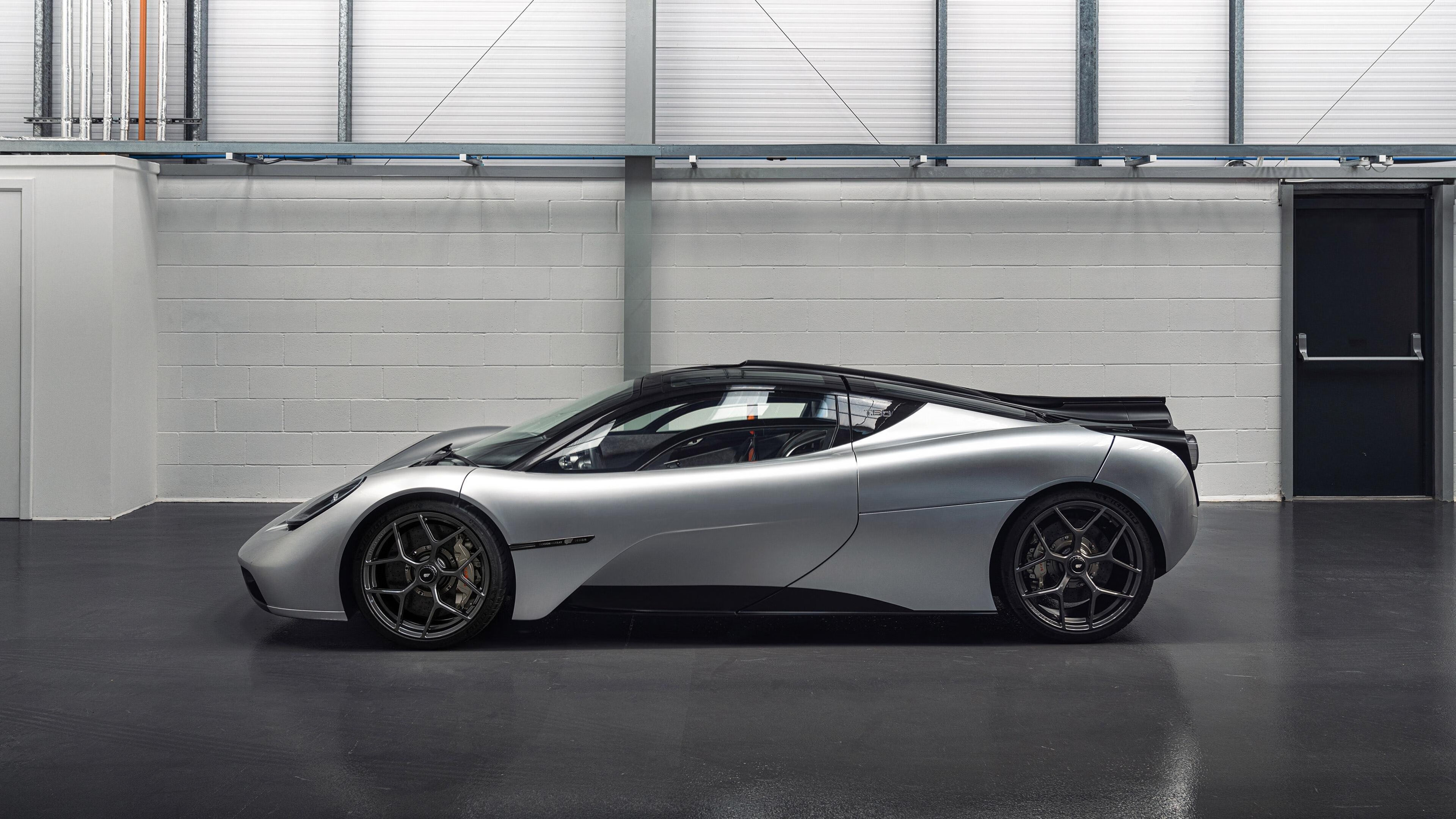 罗德里轰塌旧秩序，安哥拉用莱比锡红牛的骨血为草根写战书