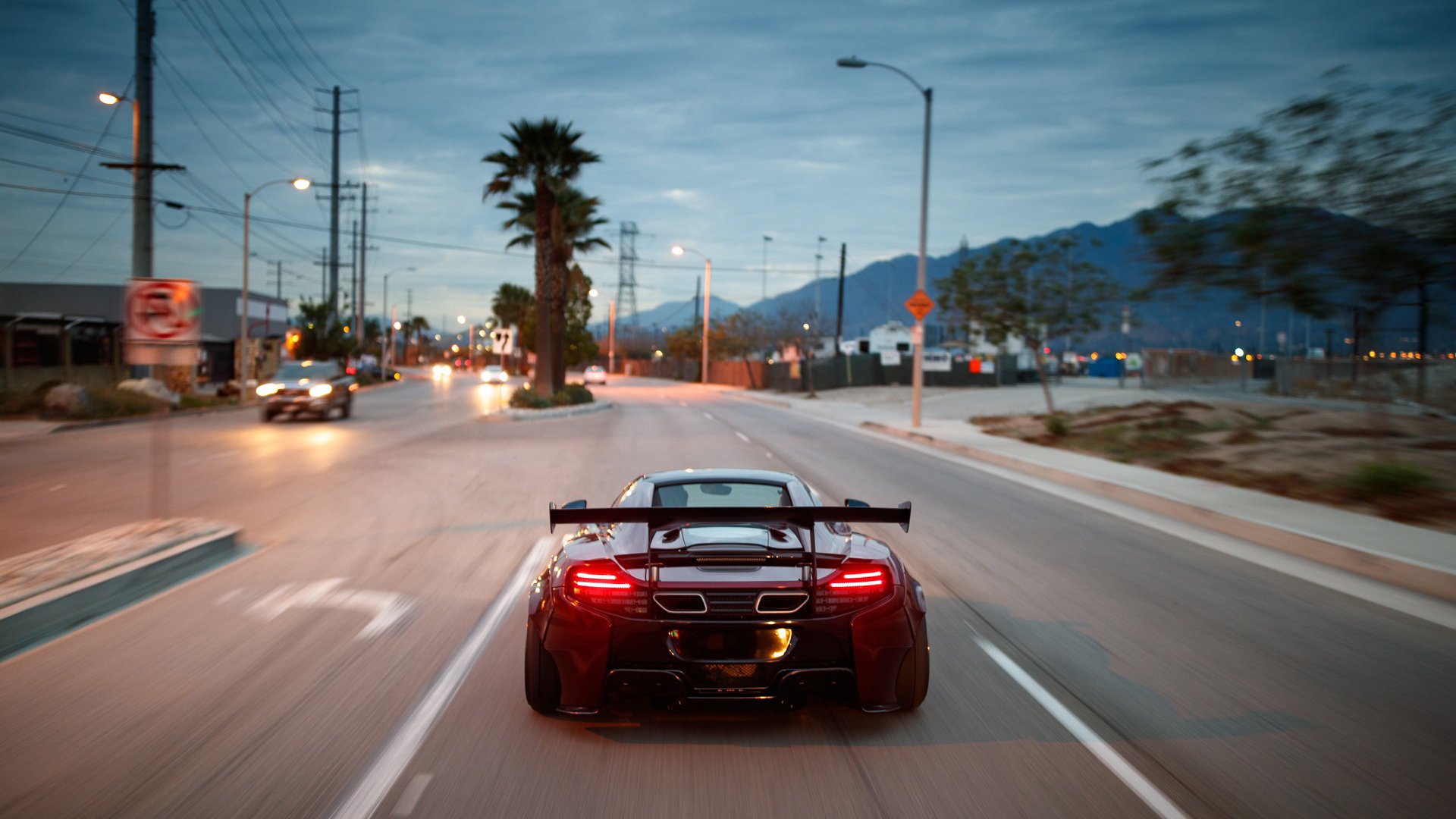 夜幕低垂，两种心跳，德甲争冠战与库里时刻的同频共振