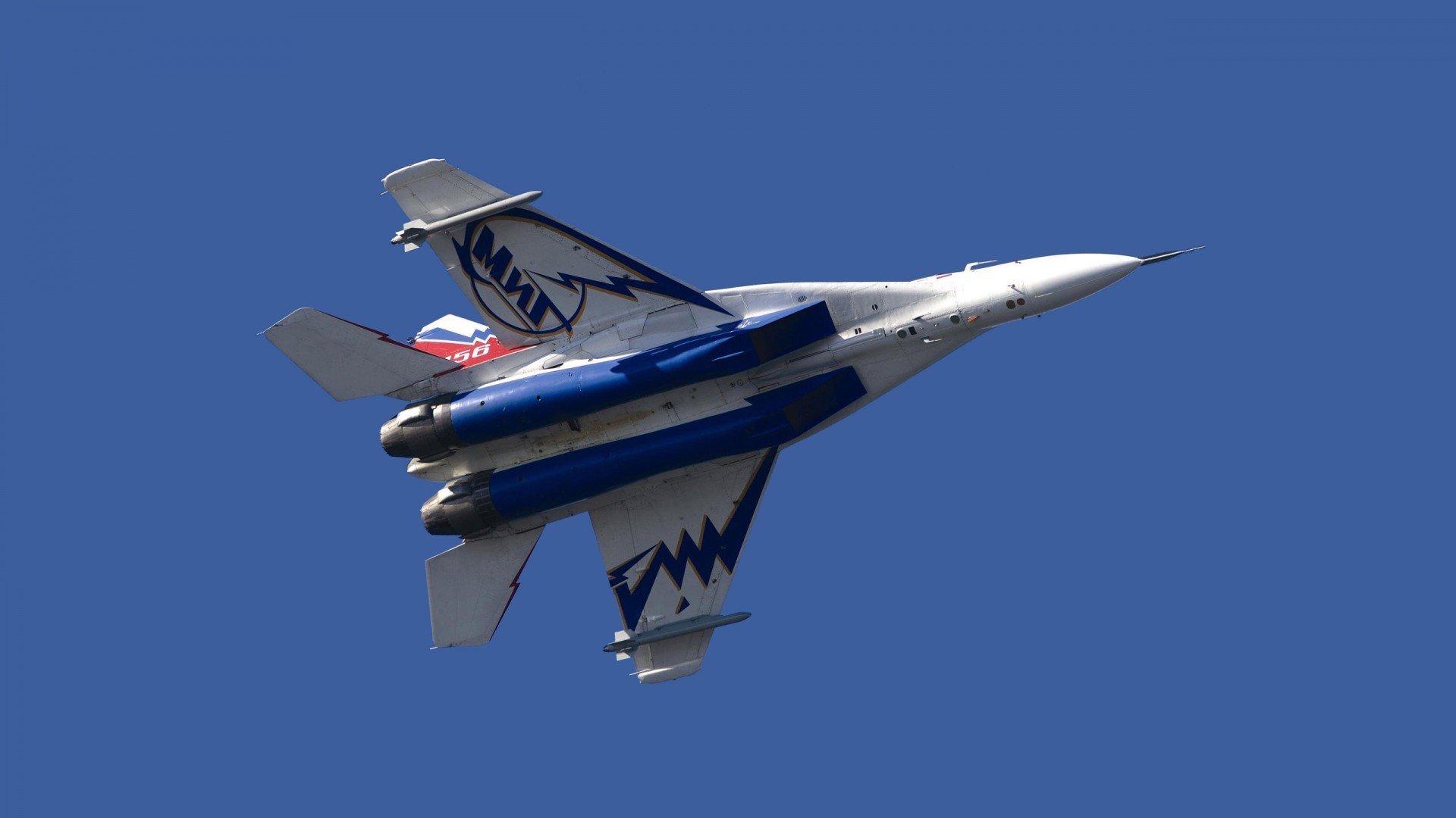 节奏之锁 vs 巨兽之怒，快船如何用团队篮球化解武切维奇的绝对统治？